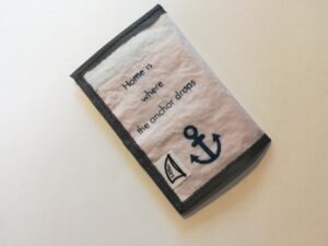 portafoglio mini wallet bianco "home is where the anchor drops"