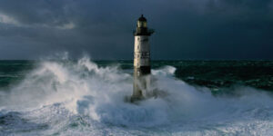 phare d'ar-men lors d'une tempete